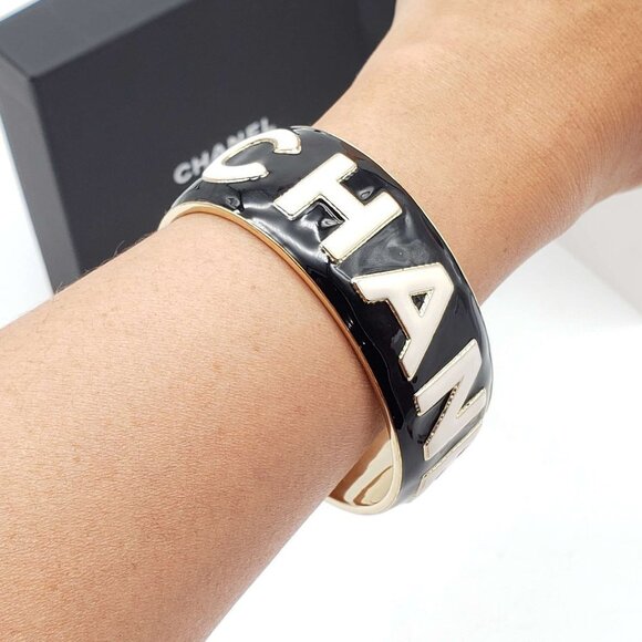 100% Authentic CHANEL BANGLE Brand New - Picture 11 of 16